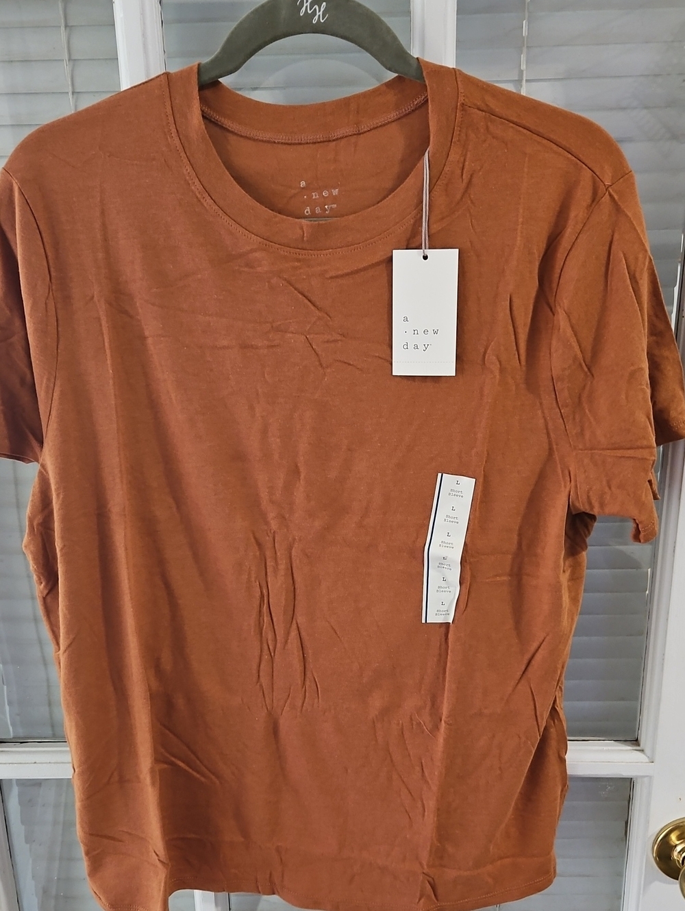 ❤️ NWT Women's Short Sleeve Tee - Rust. Sz L